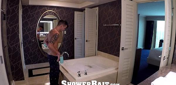  ShowerBait - Casey Everett Pounded By Hung Twink